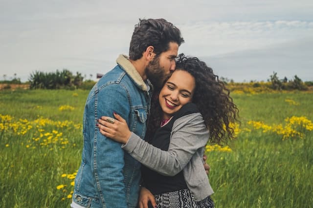 how to keep a relationship strong and happy